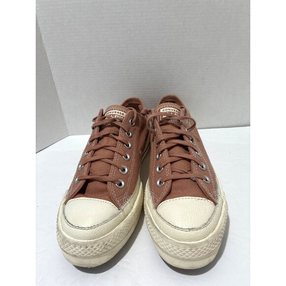 Converse Women's 7.5 Chuck Taylor All Star Lift Platform Sneakers Mauve low top - Picture 2 of 6